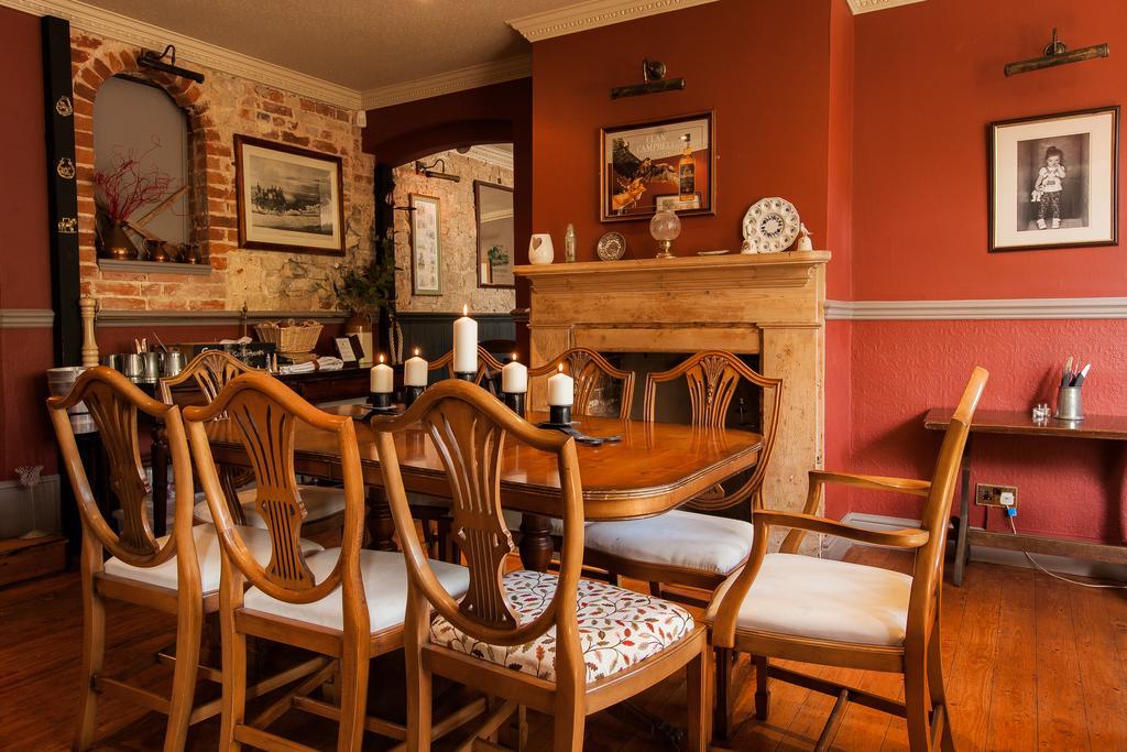 The Three Horseshoes Hotel อัลตัน ภายนอก รูปภาพ