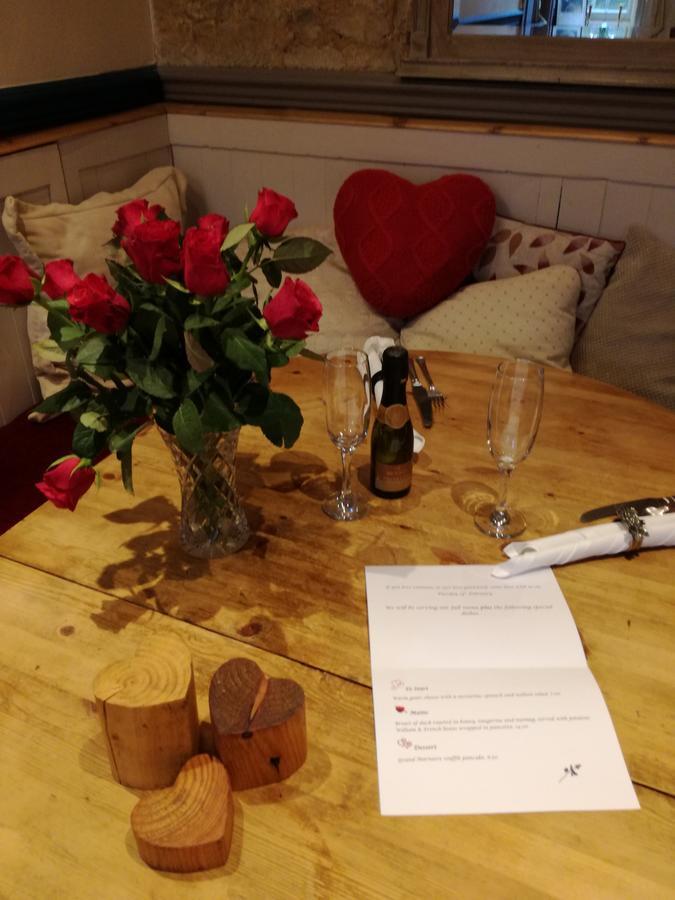 The Three Horseshoes Hotel อัลตัน ภายนอก รูปภาพ